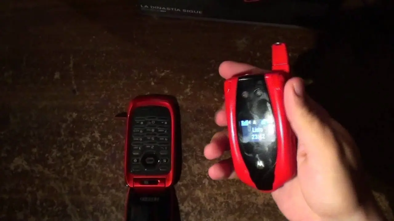 Cómo abrir la tapa trasera de un Nextel Ferrari - Cómo se le quita la tapa a un Motorola como abrir tapa trasera de nextel ferrari - Cómo se le quita la tapa a un Motorola