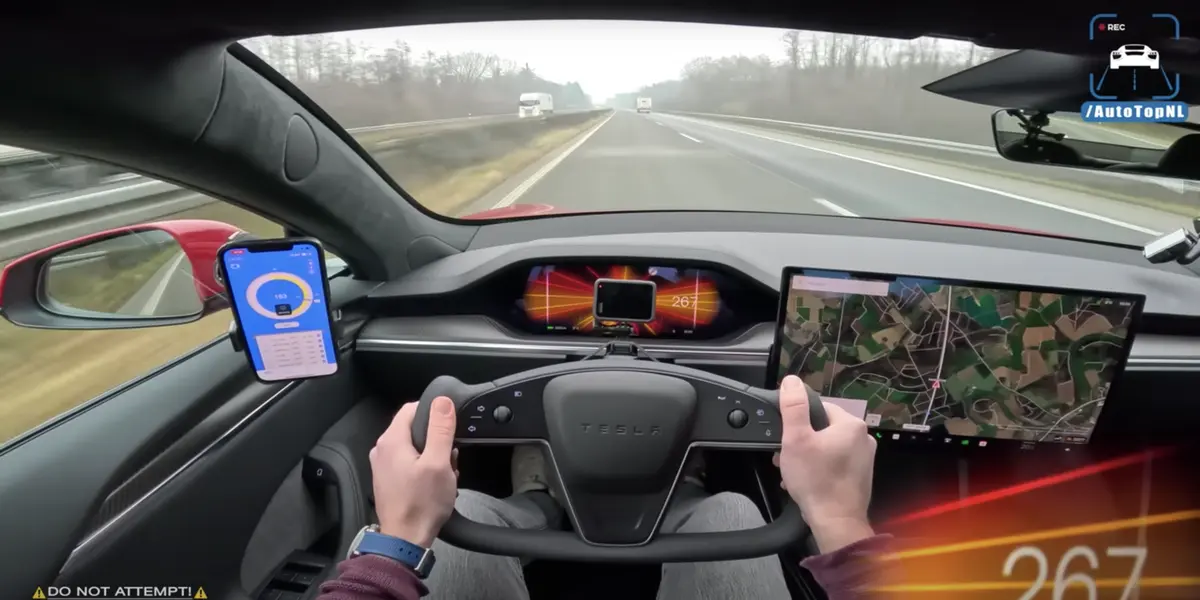 aceleracion tesla ferrari - Cuál es el auto más rápido de Tesla
