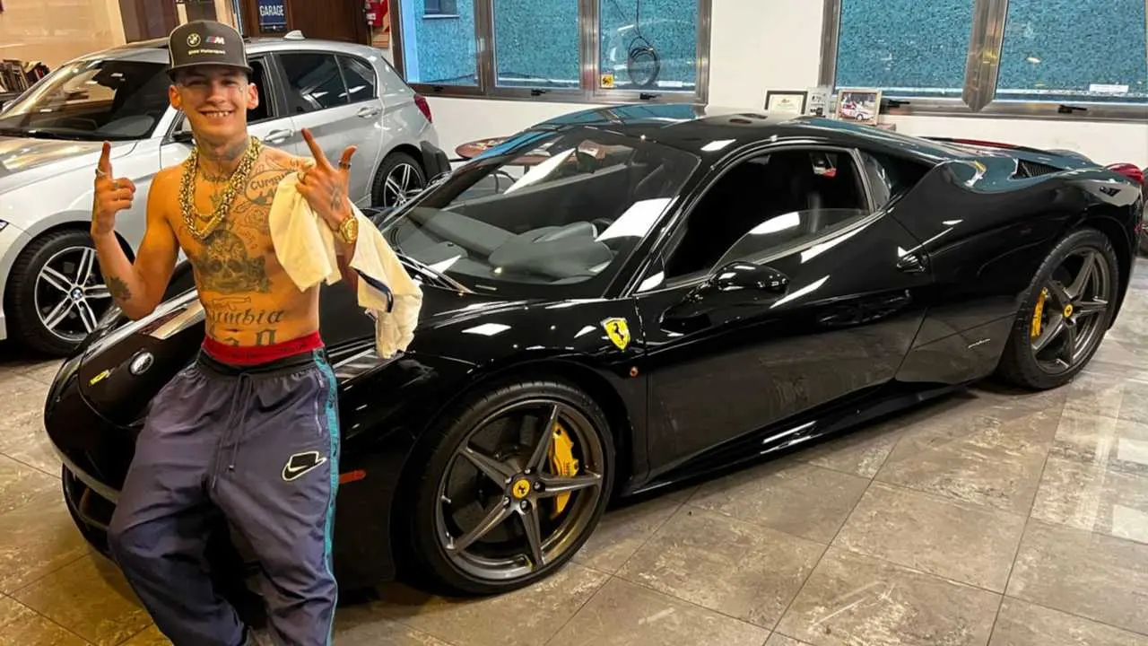 l gante ferrari - Cuál es el patrimonio de elegante