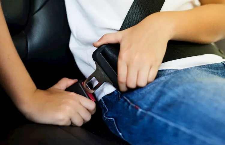 cinturón de seguridad ferrari - Cuáles son los tipos de cinturones de seguridad