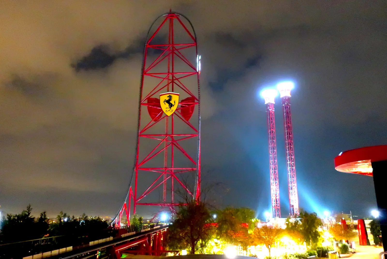 a que hora cierra ferrari land - Cuándo cierran las atracciones de agua en PortAventura