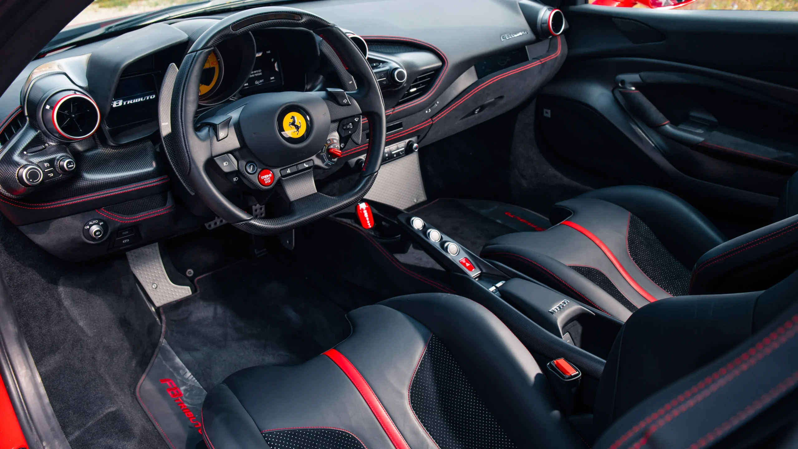 ferrari tributo interior - Cuándo salió el Ferrari F8 Tributo