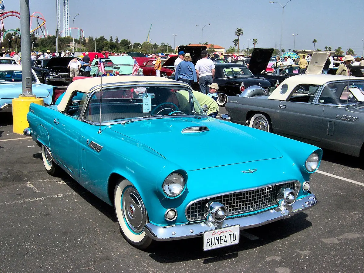 ferrari thunderbird - Cuándo salió el primer Thunderbird