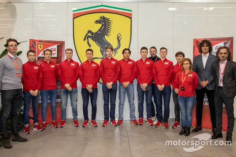 mujeres que trabajan en ferrari - Cuántas mujeres han corrido en la Fórmula 1