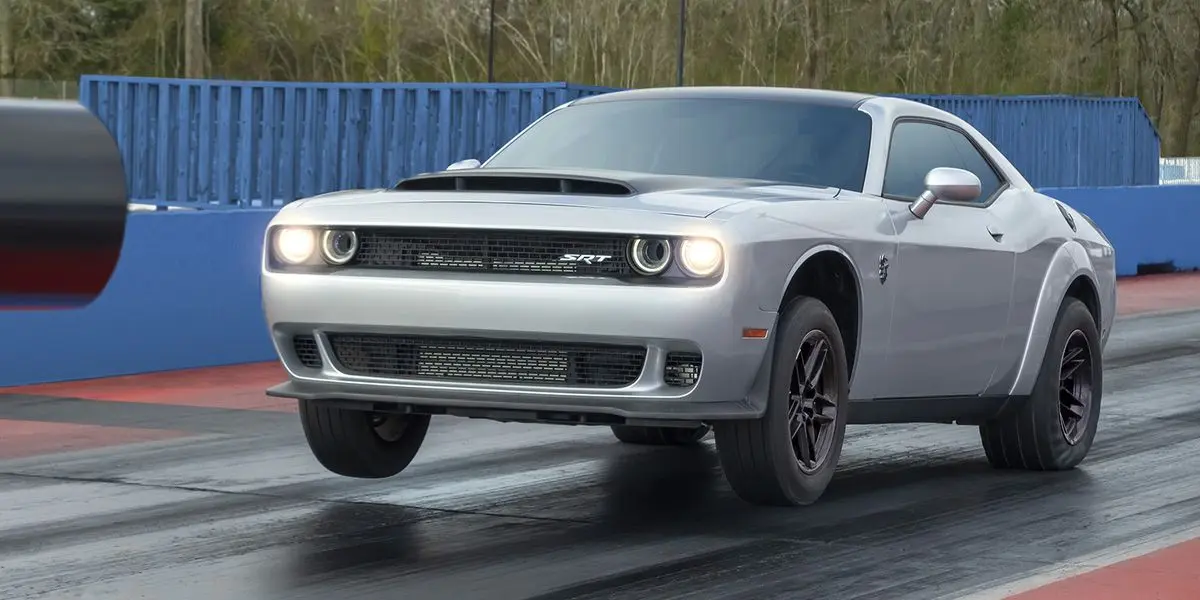 dodge con motor ferrari - Cuánto cuesta el Challenger Demon 170