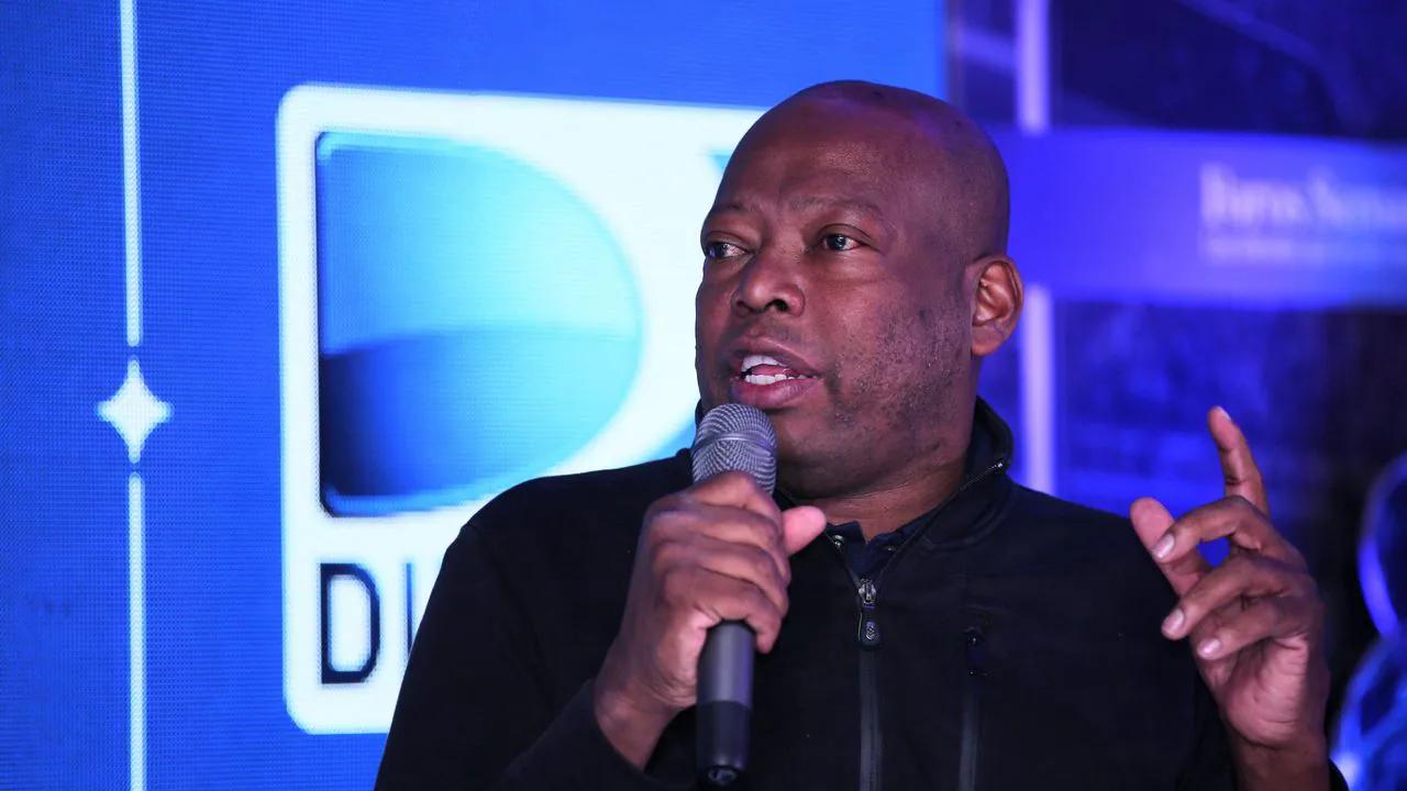 faustino asprilla ferrari - Cuánto es la fortuna de Faustino Asprilla