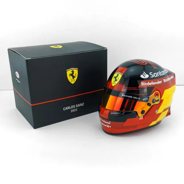 casco de corredor ferrari - Cuánto pesa el casco de un piloto de F1