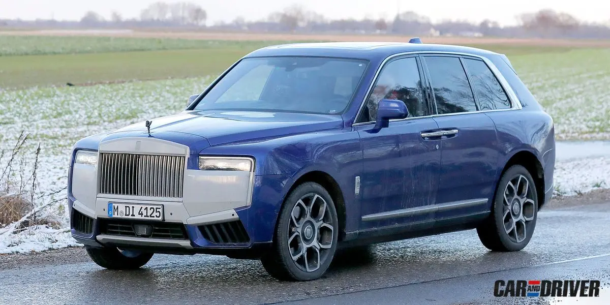 camioneta de futbolista rois rois ferrari - Cuántos caballos tiene un Rolls Royce Cullinan
