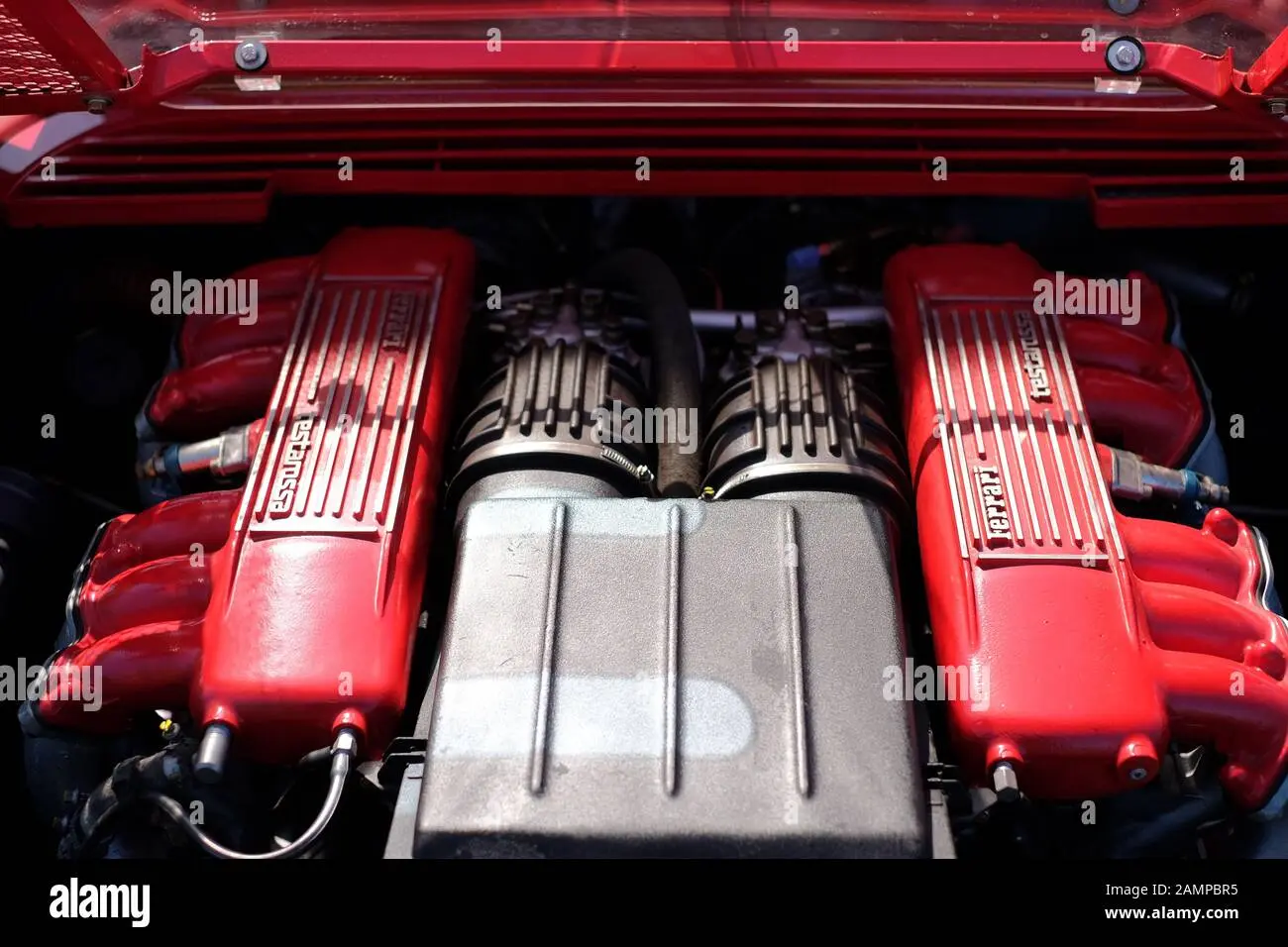 cilindros de ferrari testarossa - Cuántos cilindros tiene un Ferrari
