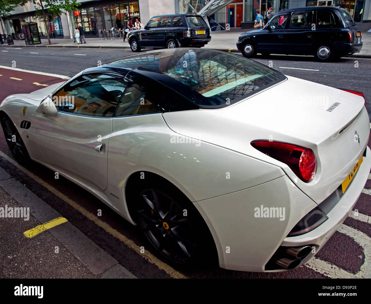 Parqueadero pequeño para Ferraris - Cuántos metros cuadrados tiene un coche parqueadero pequeño para ferraris - Cuántos metros cuadrados tiene un coche