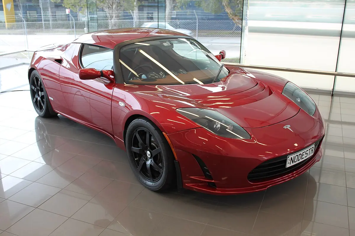 tesla roadster vs ferrari - Cuántos teslas Roadster hay en el mundo