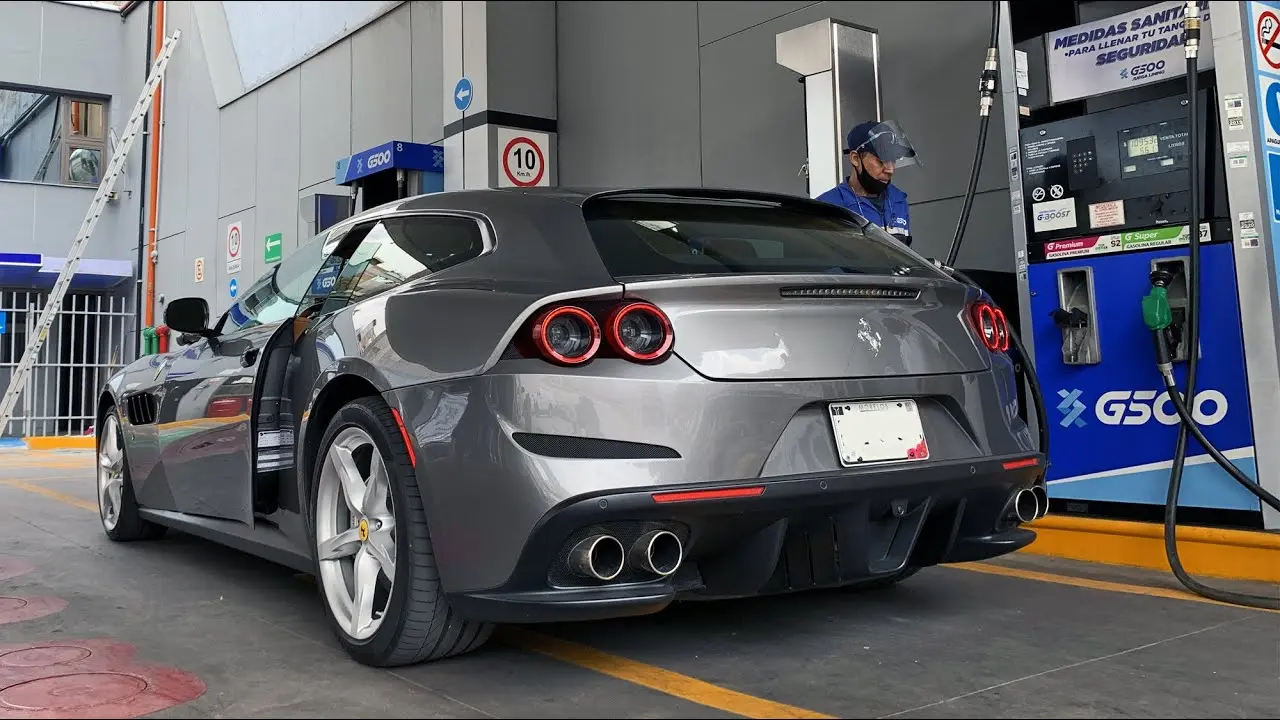 donde se encuentra el tanque de gasolina de la ferrari - Dónde está ubicado el tanque de gasolina