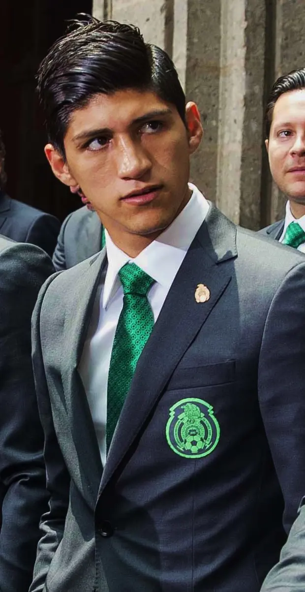 Alan Pulido y su relación con Ferrari - Dónde juega Alan Pulido 2023 alan pulido ferrari - Dónde juega Alan Pulido 2023