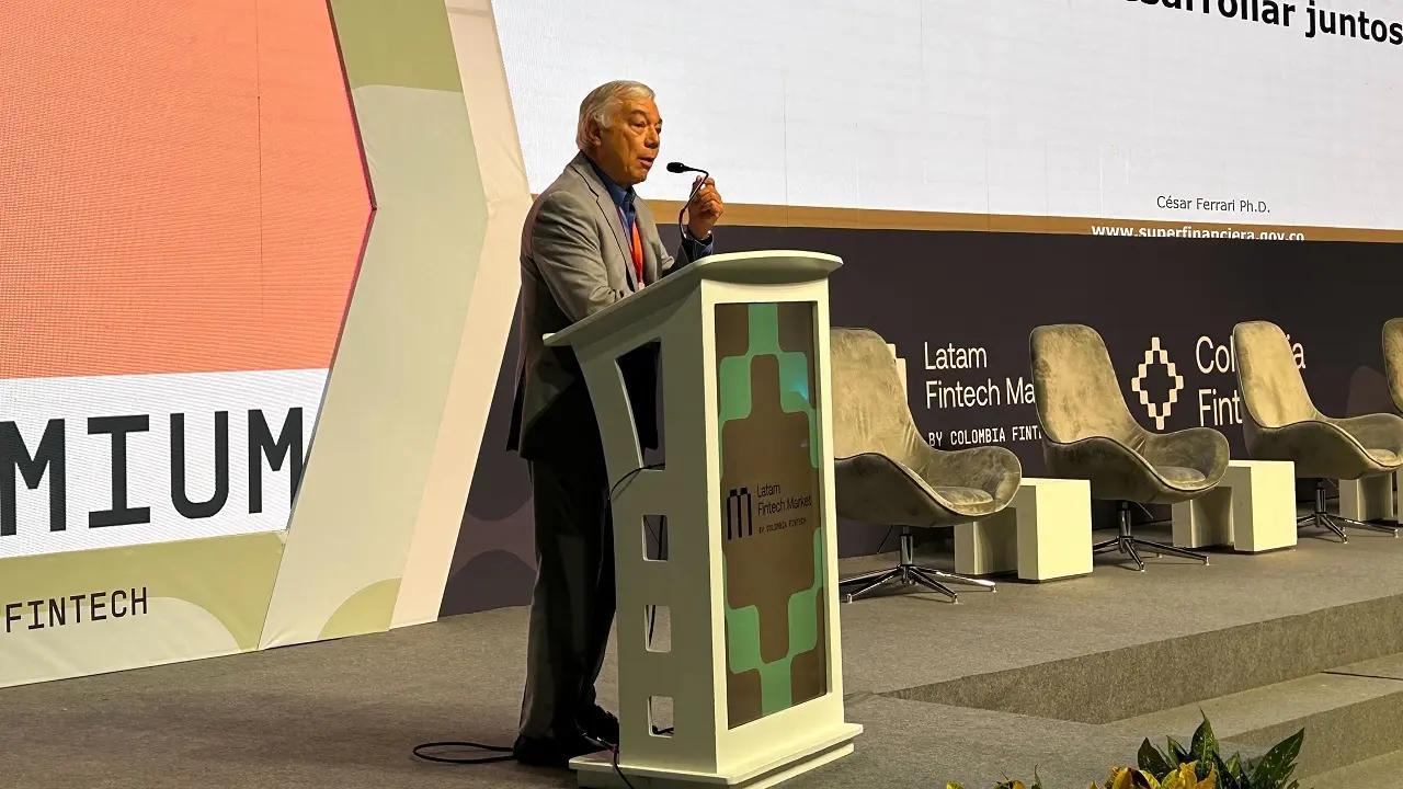 cesa ferrari finanzas y microfinanzaa spara el desarrollo - Dónde nace las microfinanzas