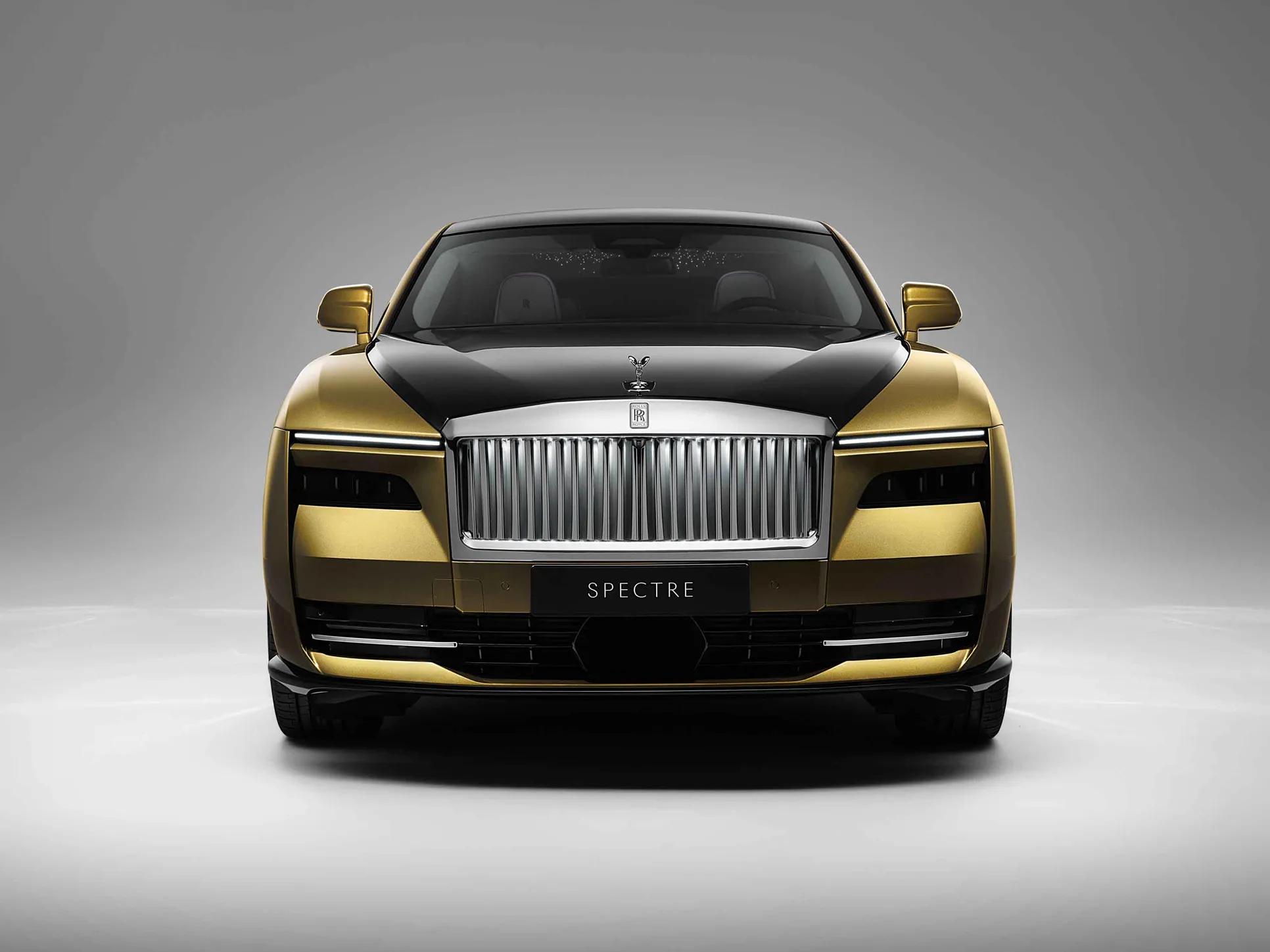 cuanto tardan en fabricarse un auto ferrari y roll roice - Dónde se hacen los Rolls Royce