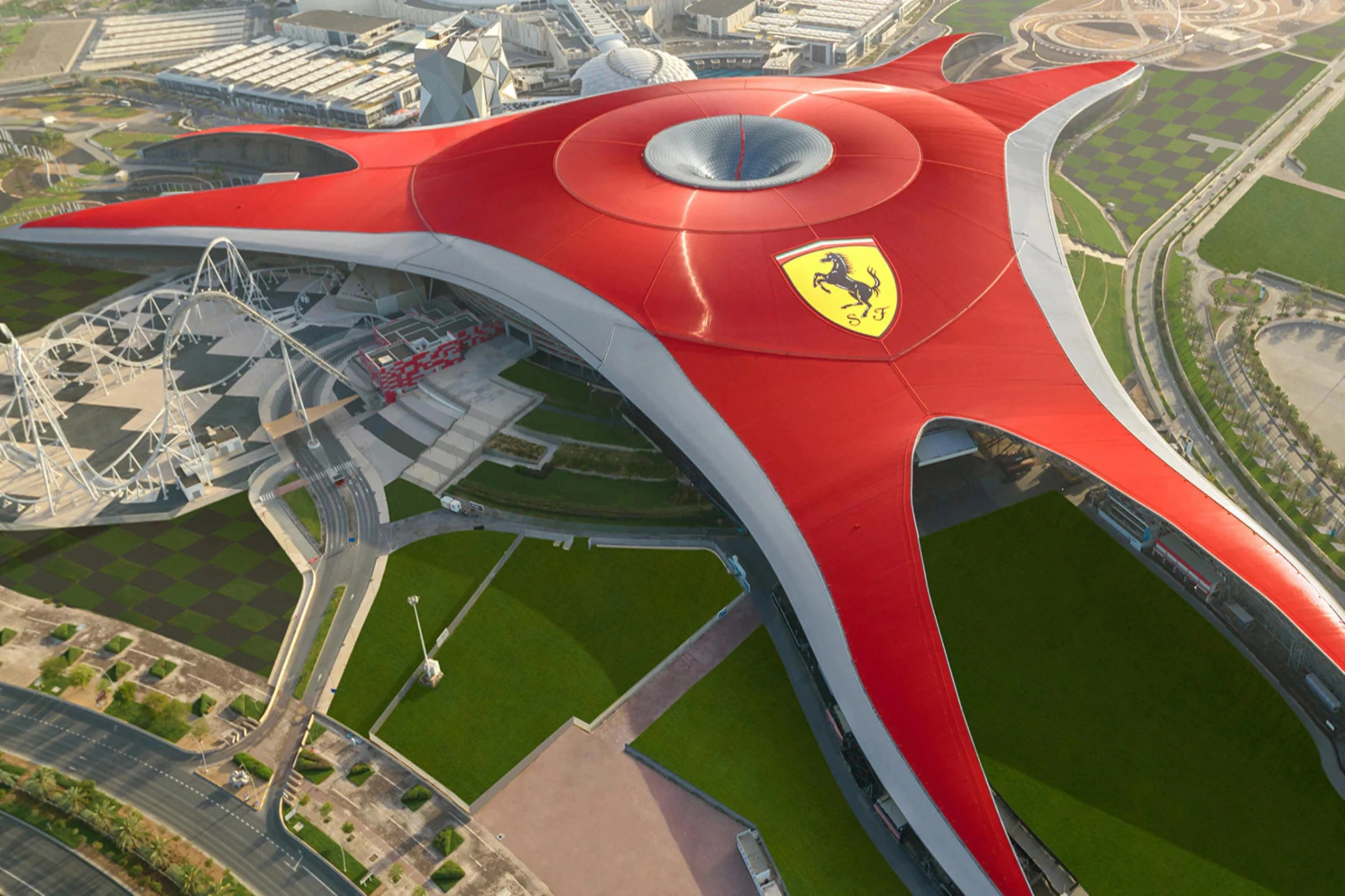 Ferrari Amusement Park Dubai: La emoción de la velocidad en medio del lujo - How much is the ticket for Ferrari roller coaster Dubai ferrari amusement park dubai - How much is the ticket for Ferrari roller coaster Dubai