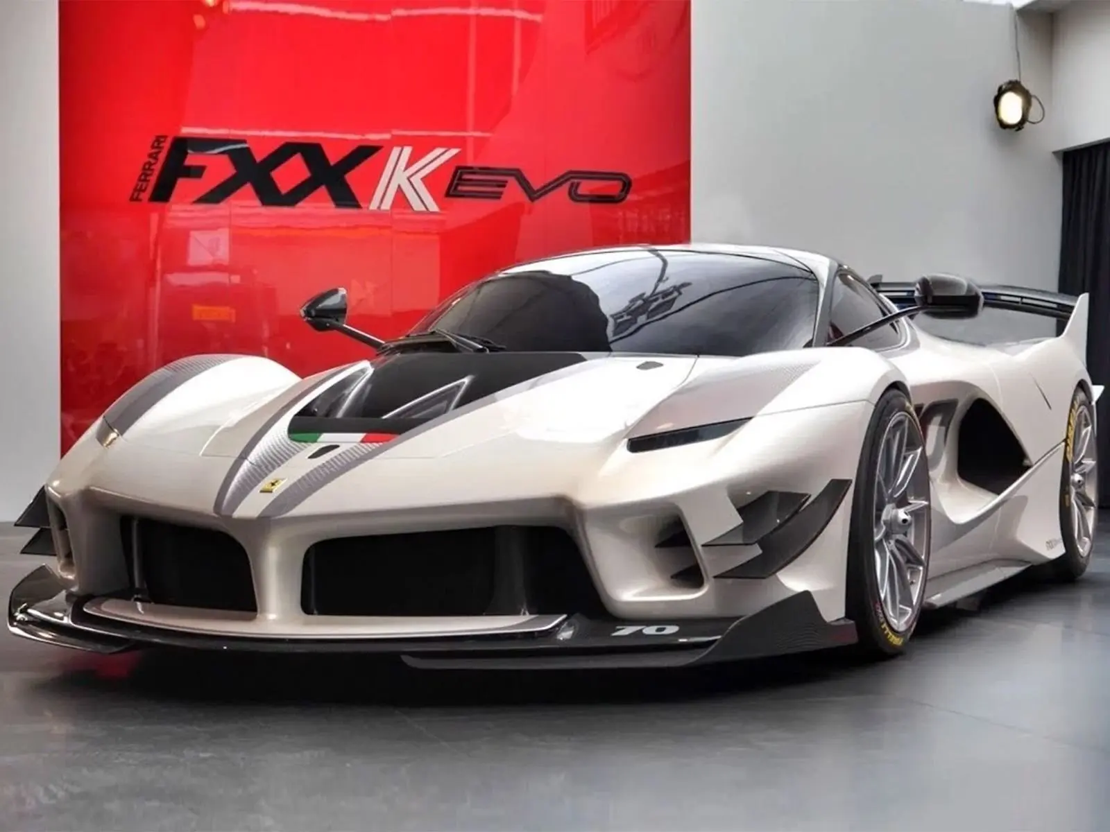 Ferrari FXX K Evo: Precio, características y detalles - Is the Ferrari FXX K Evo street-legal ferrari fxx k evo price - Is the Ferrari FXX K Evo street-legal