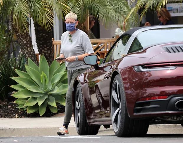 ellen degeneres ferrari - Por qué se acabó el show de Ellen
