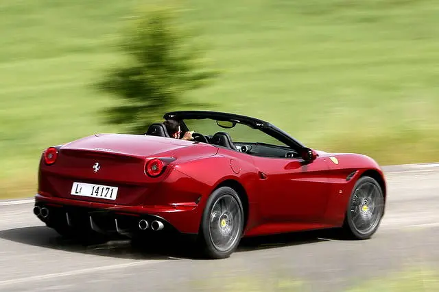 ferrari california prezzo - Quanto costa una Ferrari California T