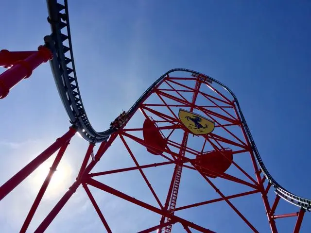 altura minima para montar en ferrari land - Qué altura tiene la caída libre de Ferrari Land