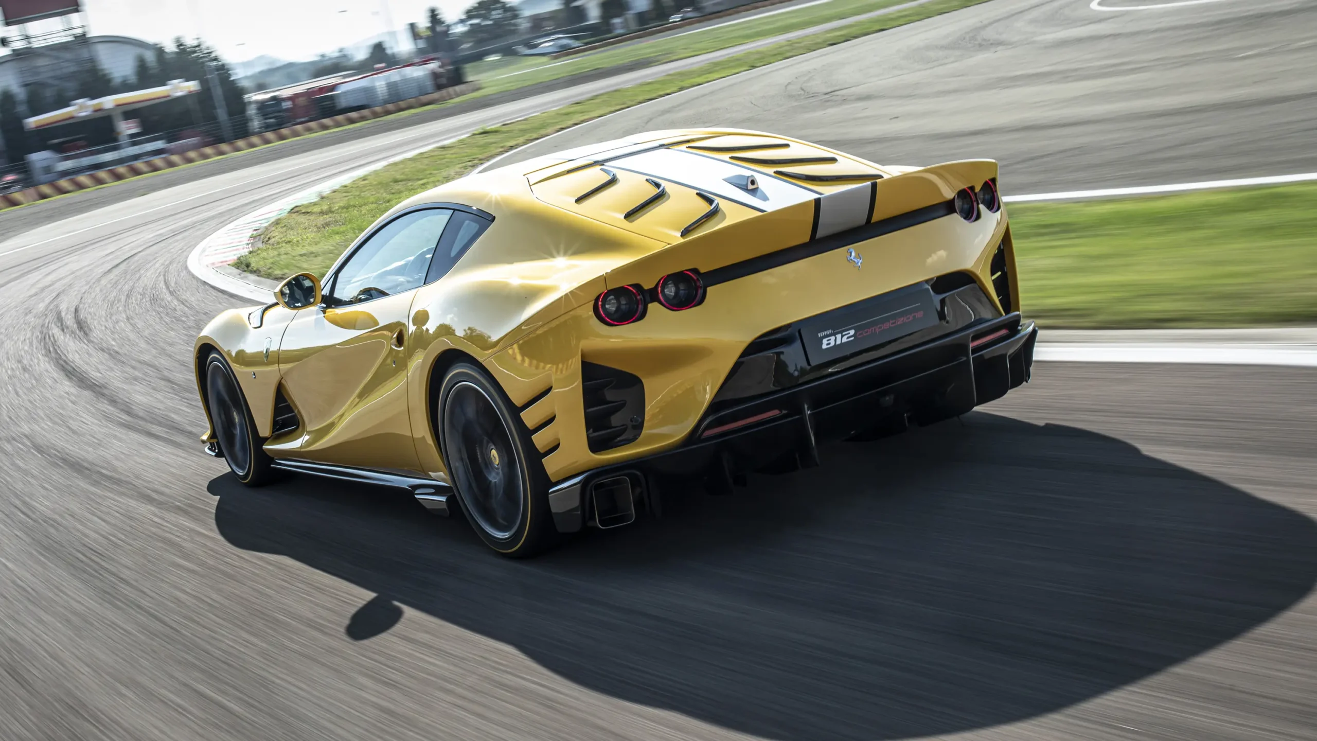 ferrari 812 competizione precio - Qué coche se ha comprado Carlos Sainz