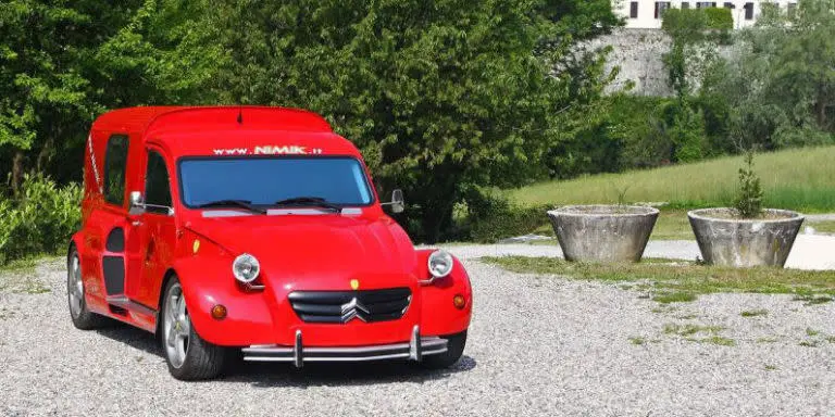 El Citroën 2CV convertido a Ferrari: una transformación sorprendente - Qué es el Citroën 2CV citroen 2cv converted to ferrari - Qué es el Citroën 2CV