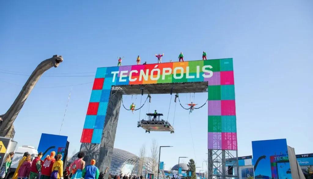 Cómo llegar de Tecnópolis a Ferrari 206 Villa Crespo - Qué estación de tren está cerca de Tecnópolis como llegar de tecnopolis a ferrari 206 villa crespo - Qué estación de tren está cerca de Tecnópolis
