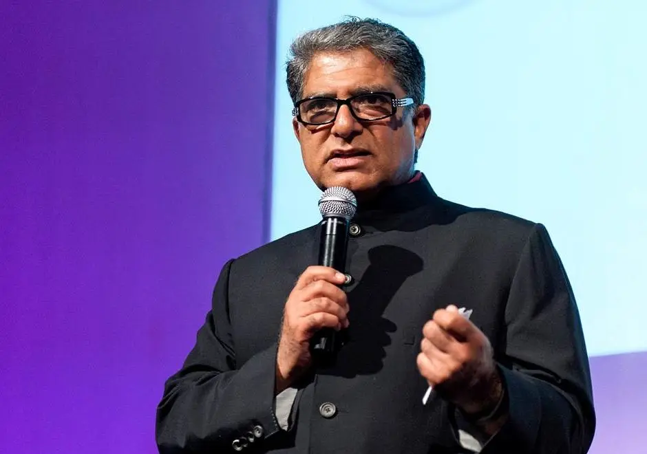 deepack ferrari - Qué estudia Deepak Chopra