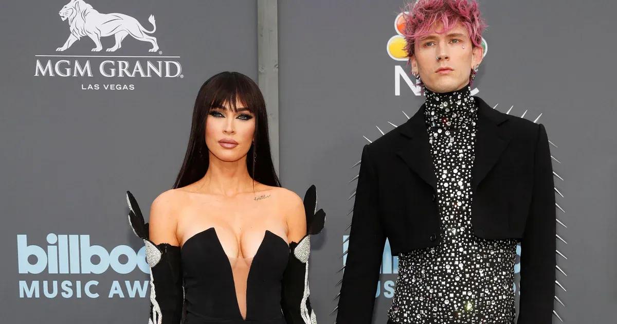 Maicol Bay y Megan Fox: La polémica tras bambalinas de Transformers - Qué pasa con Megan Fox y Machine Gun Kelly maicol bay megan fox lavando ferrary de maicol bay - Qué pasa con Megan Fox y Machine Gun Kelly