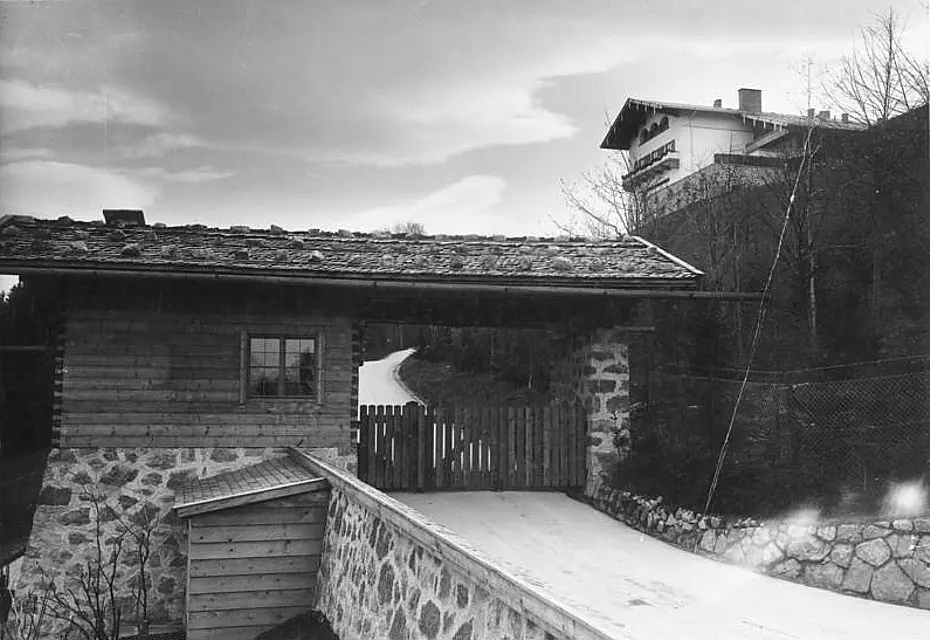 hitler albert bormann ferrari - Qué pasó con el Berghof