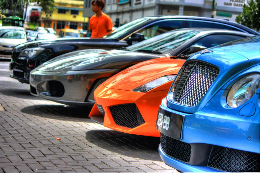 Bentley, BMW, Ferrari: Tres marcas icónicas en el entorno automotriz - Qué precio tiene un Bentley bentley bmw ferrari - Qué precio tiene un Bentley