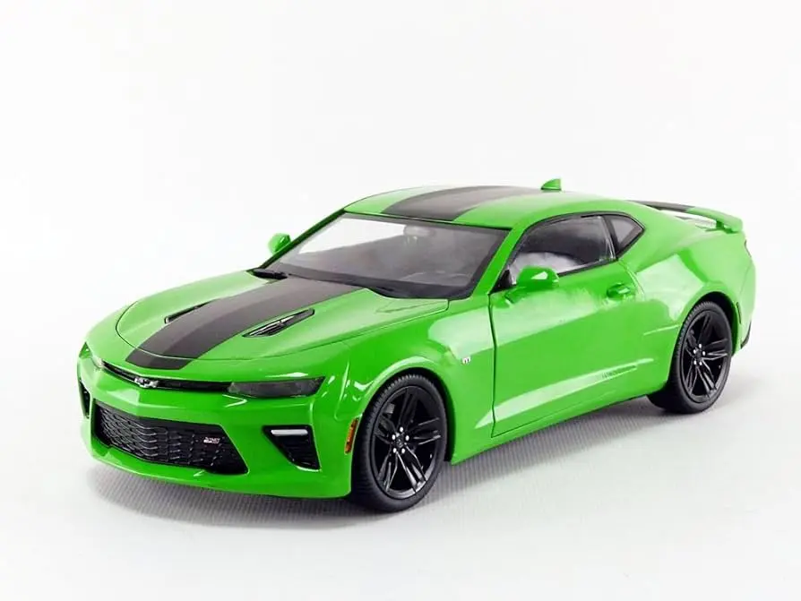 carros ferrari y camaros verdes y azules - Qué precio tiene un Camaro 2017