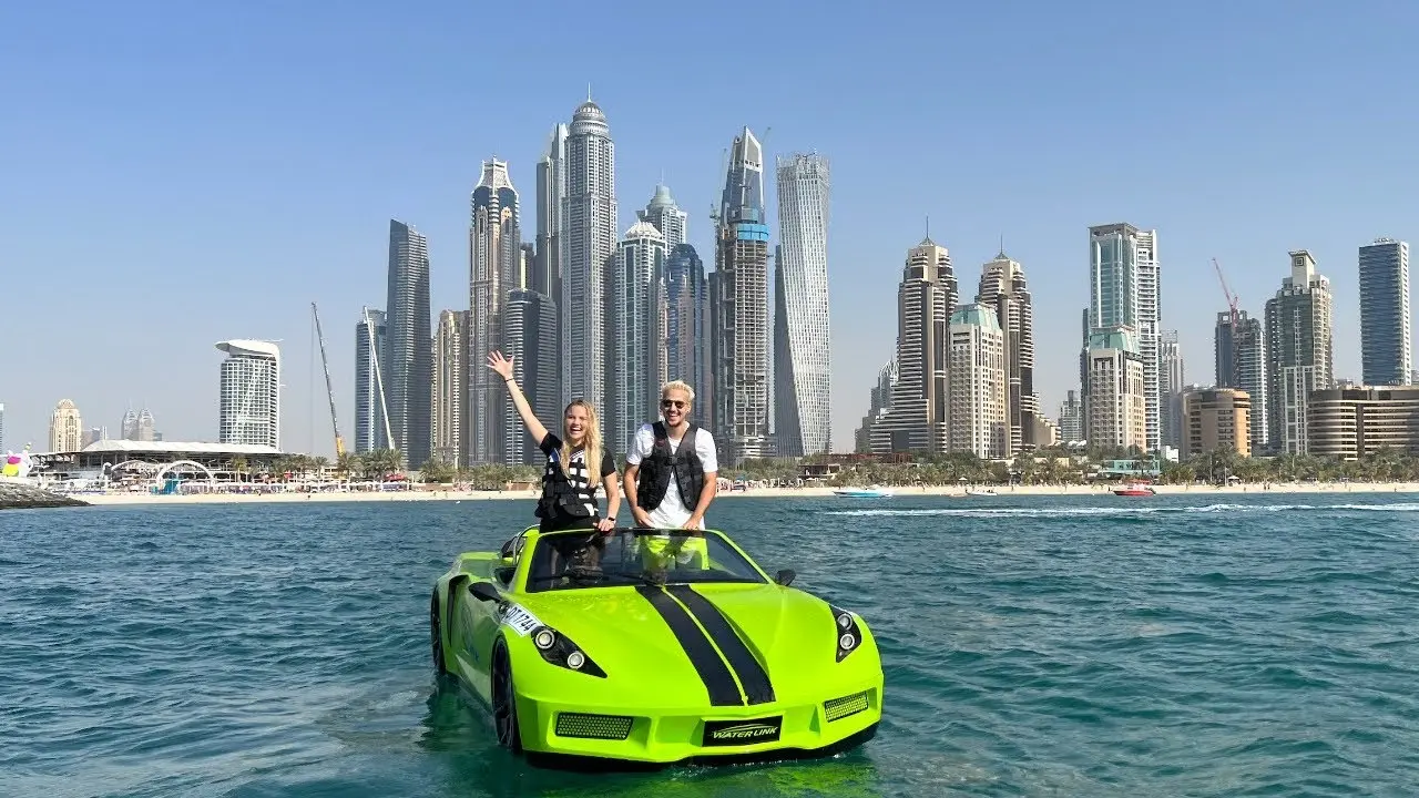dcarros ferrari en dubai - Qué tipo de vehículo utiliza la policía en Dubai