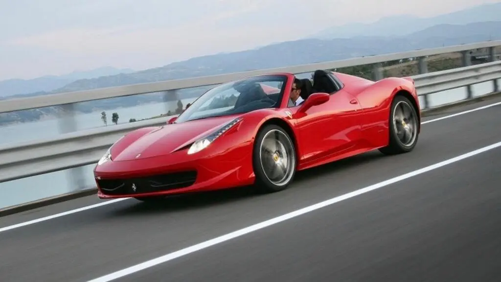 las apariencias engañan camarero dueño de un ferrari - Quién dijo la frase de las apariencias engañan