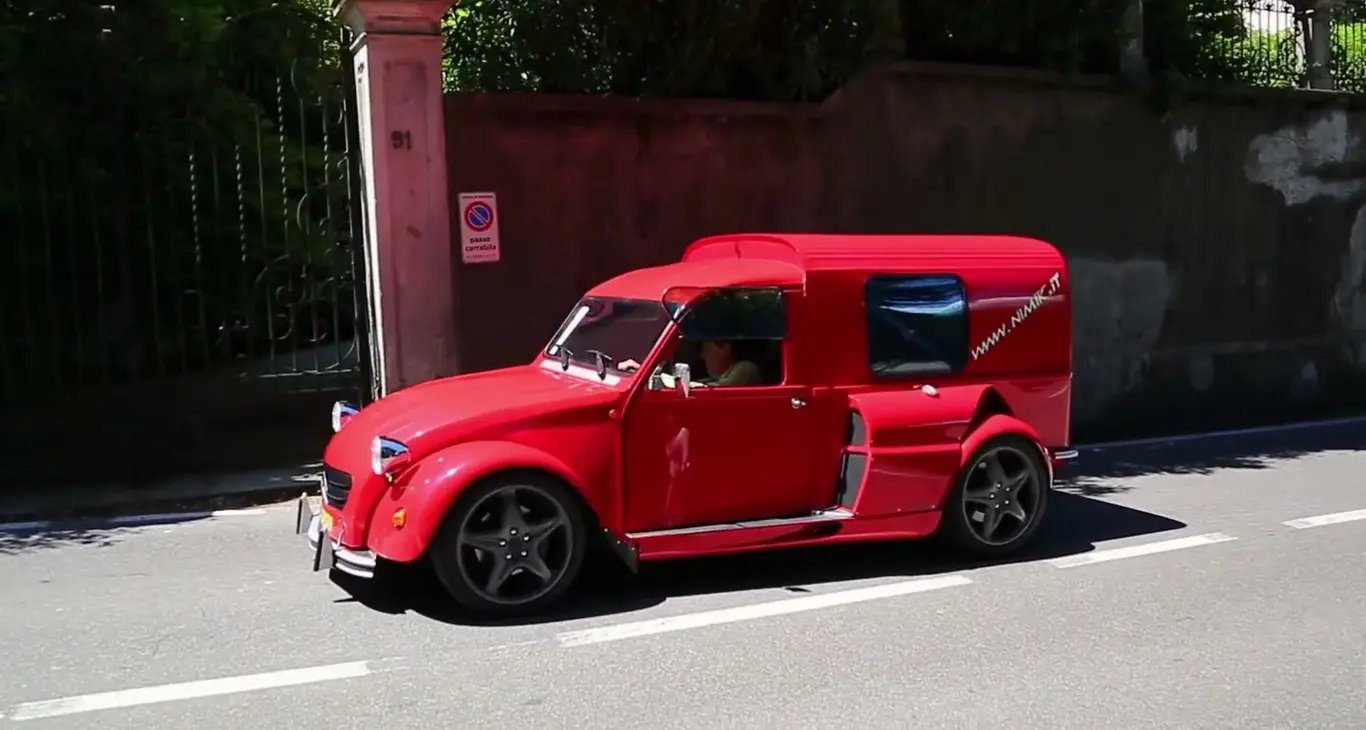 carroceria de sitroen y motor de ferrari - Quién diseñó el 2CV