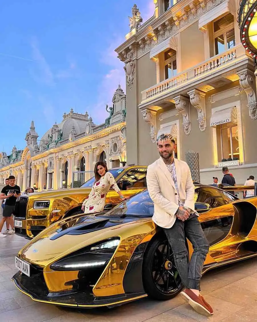 ferrari bañado en oro y mclaren - Quién es Pooyan mokhtari
