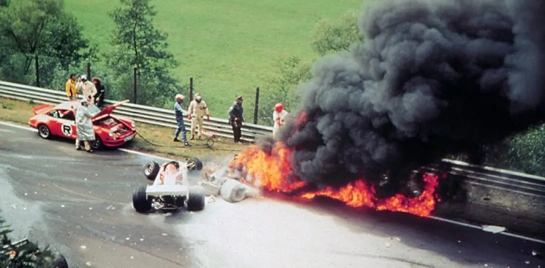Corredor de Ferrari quemado: El increíble accidente de Niki Lauda en Nürburgring - Quién lo saco a Niki Lauda corredor de ferrari quemado - Quién lo saco a Niki Lauda