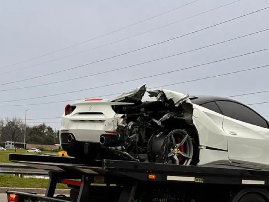 choque entre una ferrari y un auto - Quién tiene la culpa de un choque por atrás