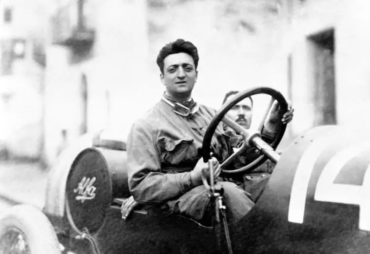 who owned ferrari - What family owns Ferrari