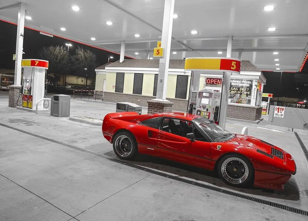ferrari at gas station - What type of fuel is used in Ferrari