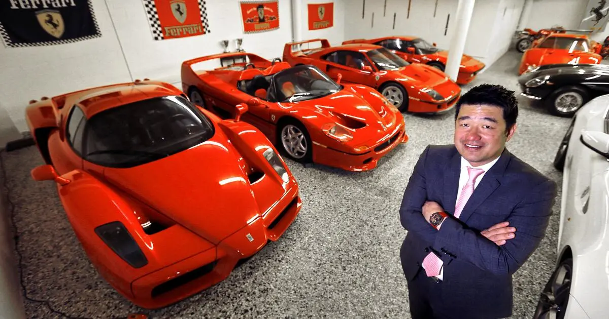 largest ferrari collection - Where is David Lee garage